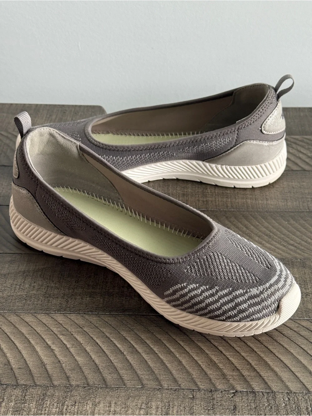 Easy Spirit Geinee Slip-on Shoes Neutral Gray Knit Fabric Size 8.5